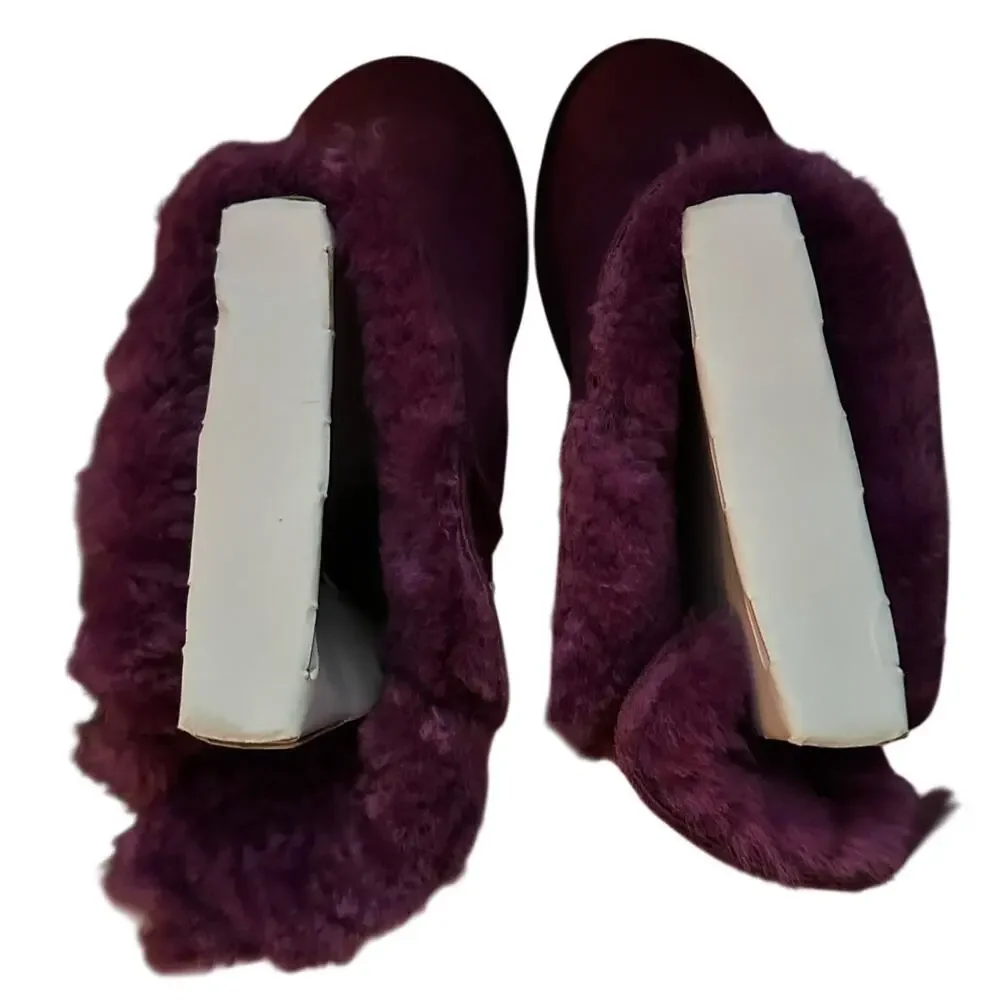 UGG PREOWNED EXCELLENT CONDITION - Purple suede boots lined